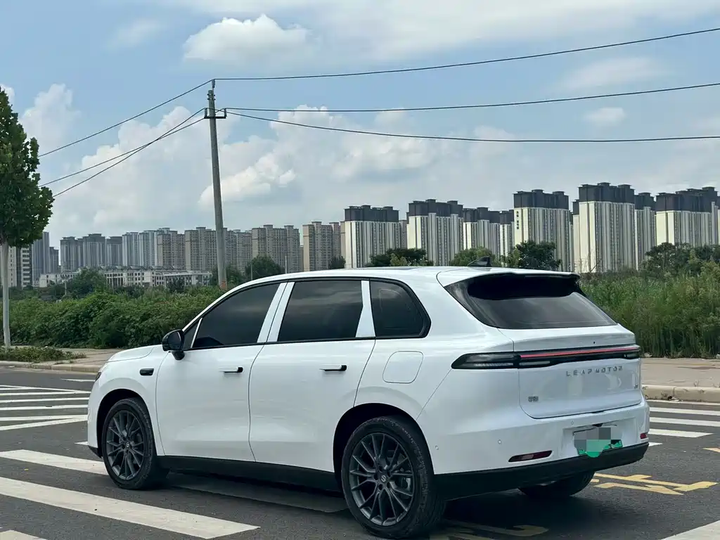 Leapmotor Leapmotor C10 — миниатюра 7