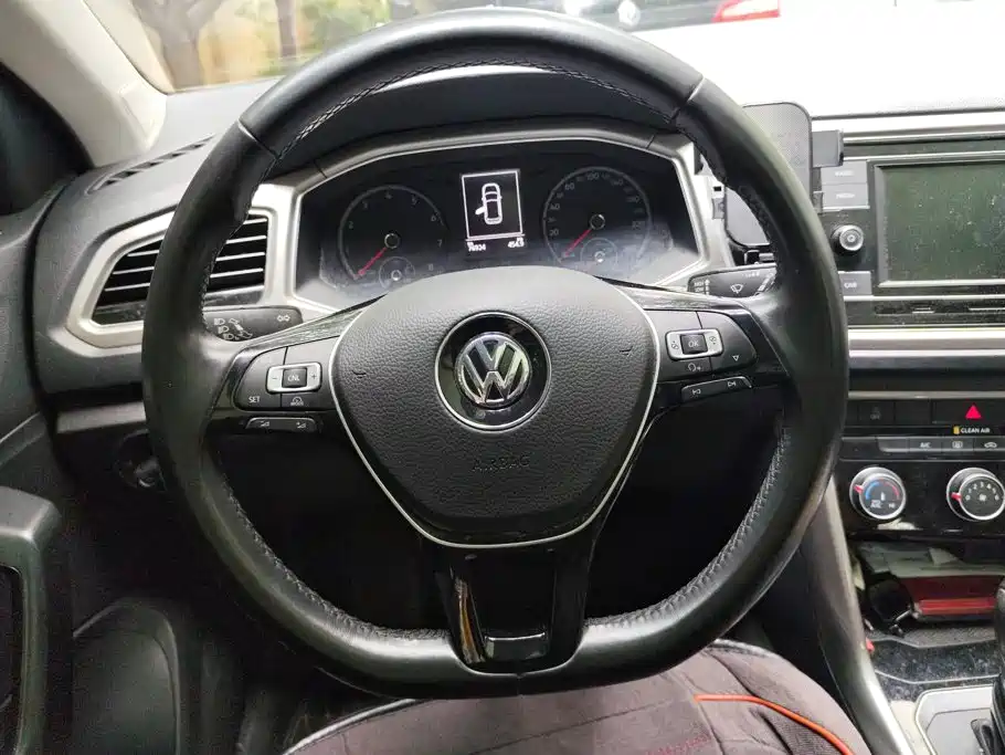 Volkswagen T-Roc — миниатюра 15