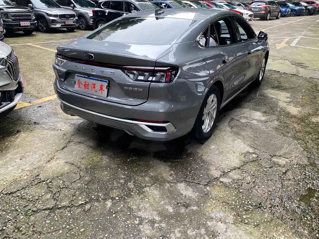 Ford Mondeo — миниатюра 6