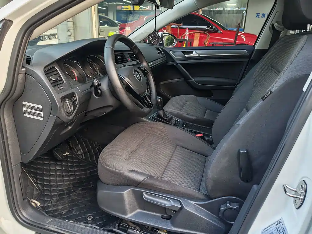 Volkswagen Golf — миниатюра 4