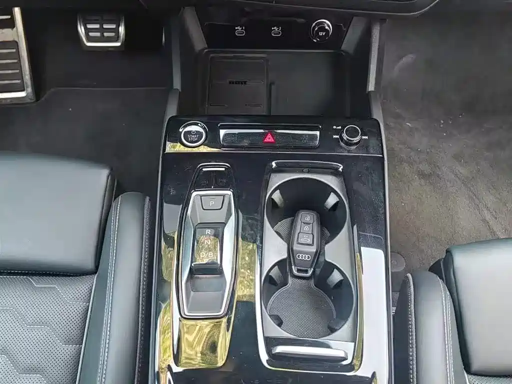 Audi Q6L e-tron — фотографии объявления, Фото 11