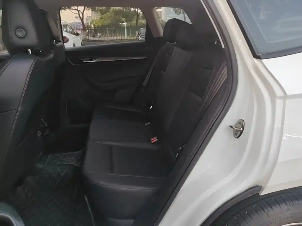 Skoda Karoq — миниатюра 17