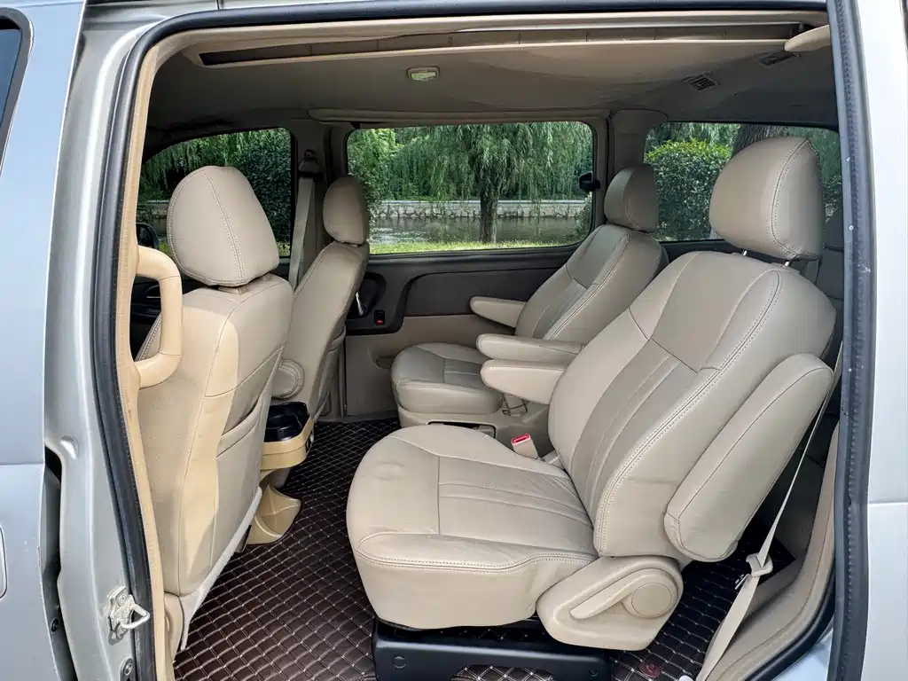 Buick GL8 — миниатюра 8