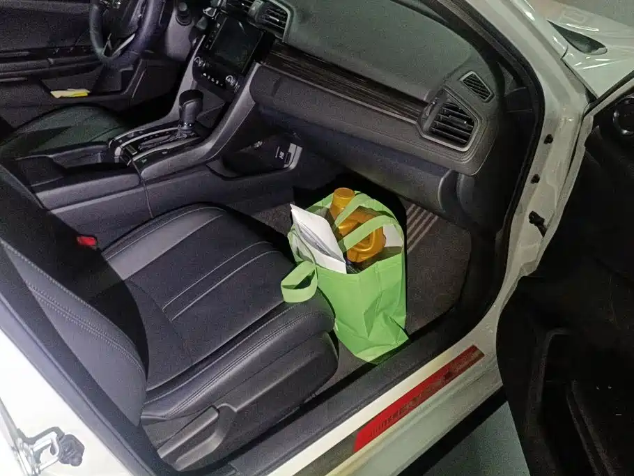 Honda Civic — миниатюра 8