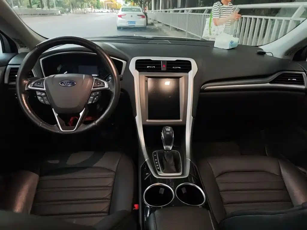 Ford Mondeo — миниатюра 10