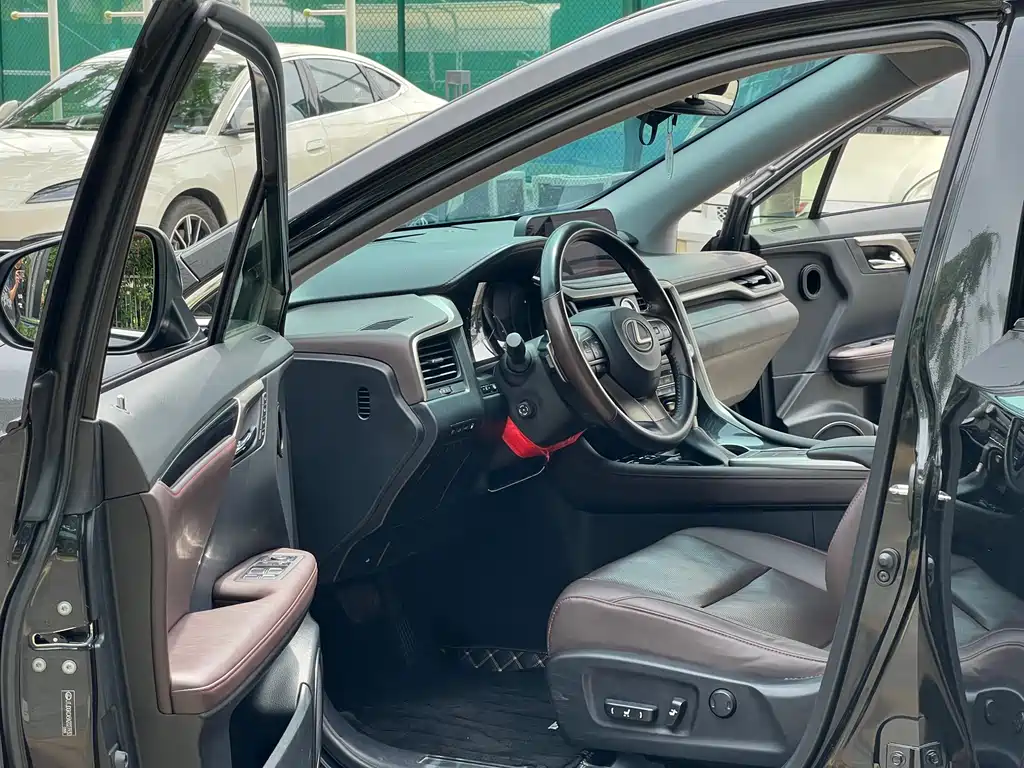 Lexus RX 2020 450hL Elegant 7 мест