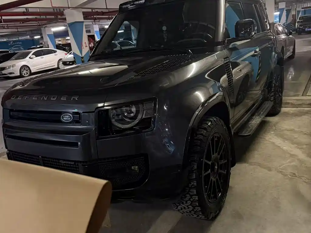 Land Rover Defender 2023