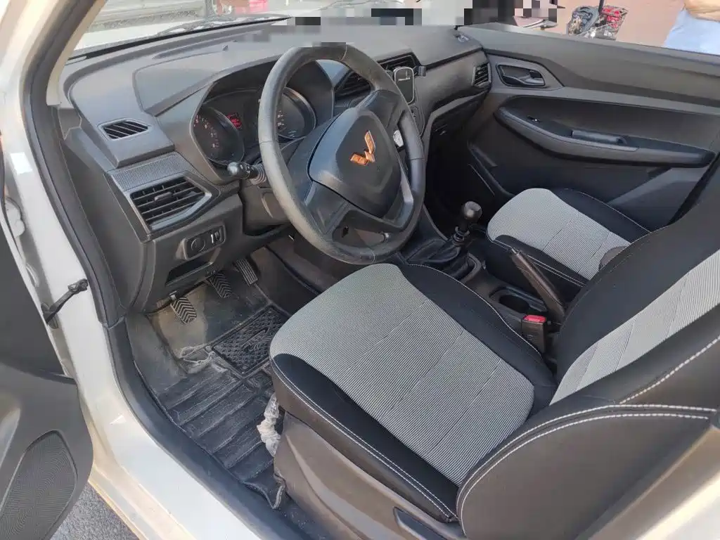 Wuling Hongguang — миниатюра 18