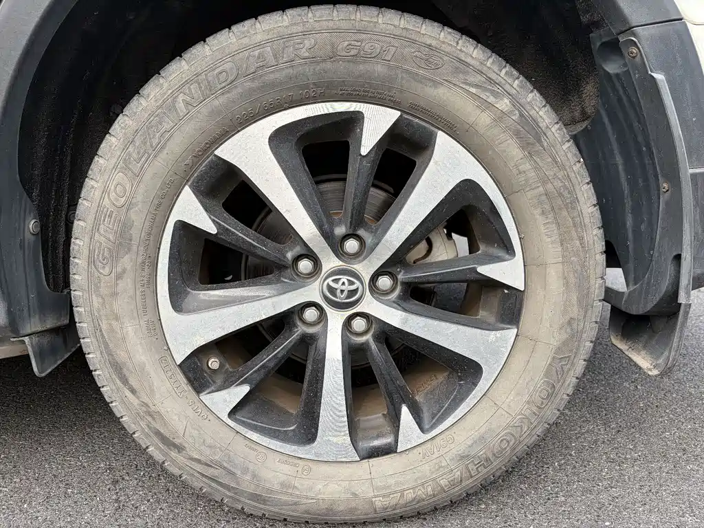Toyota RAV4 — миниатюра 18