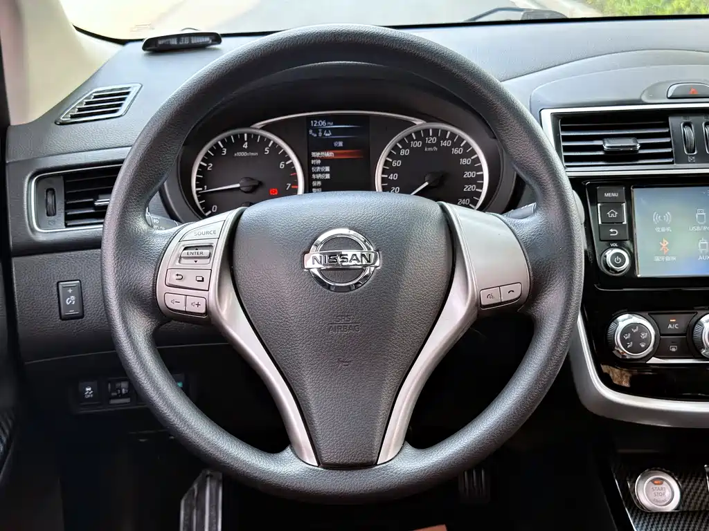 Nissan Tiida — миниатюра 32