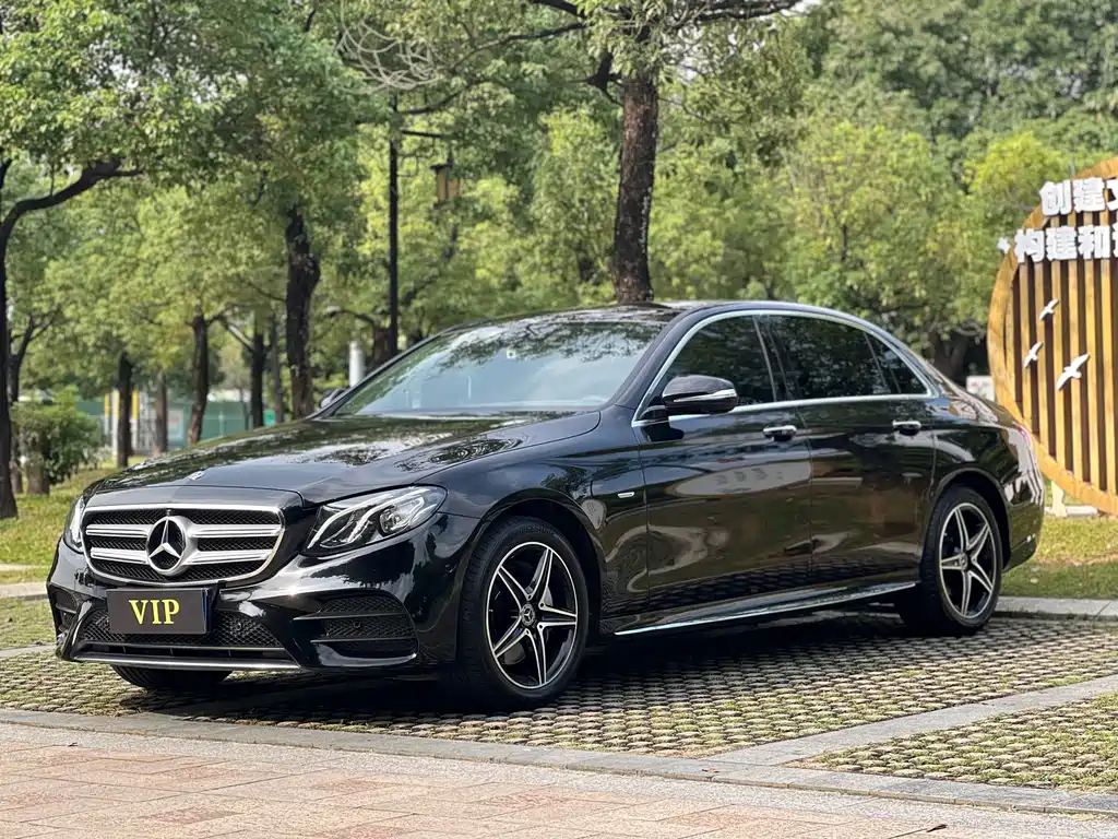 Mercedes-Benz E-Class — миниатюра 2