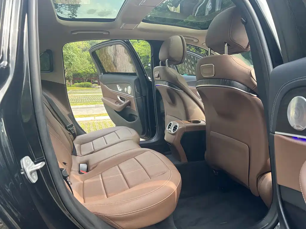Mercedes-Benz E-Class — миниатюра 23