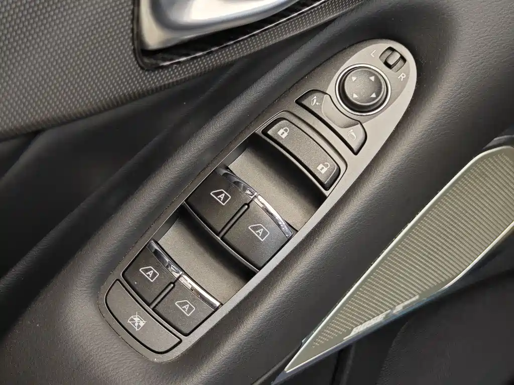 Infiniti Q50L 2018 2.0T VI