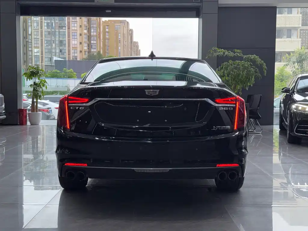 CADILLAC CT6