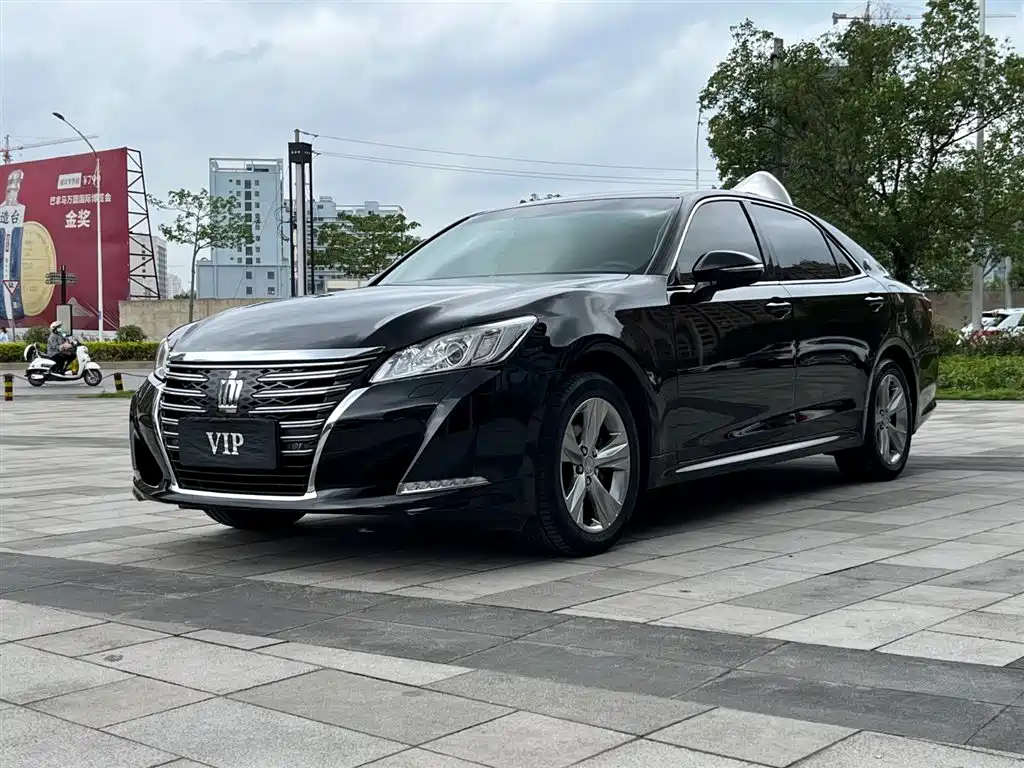 Toyota Crown 2017