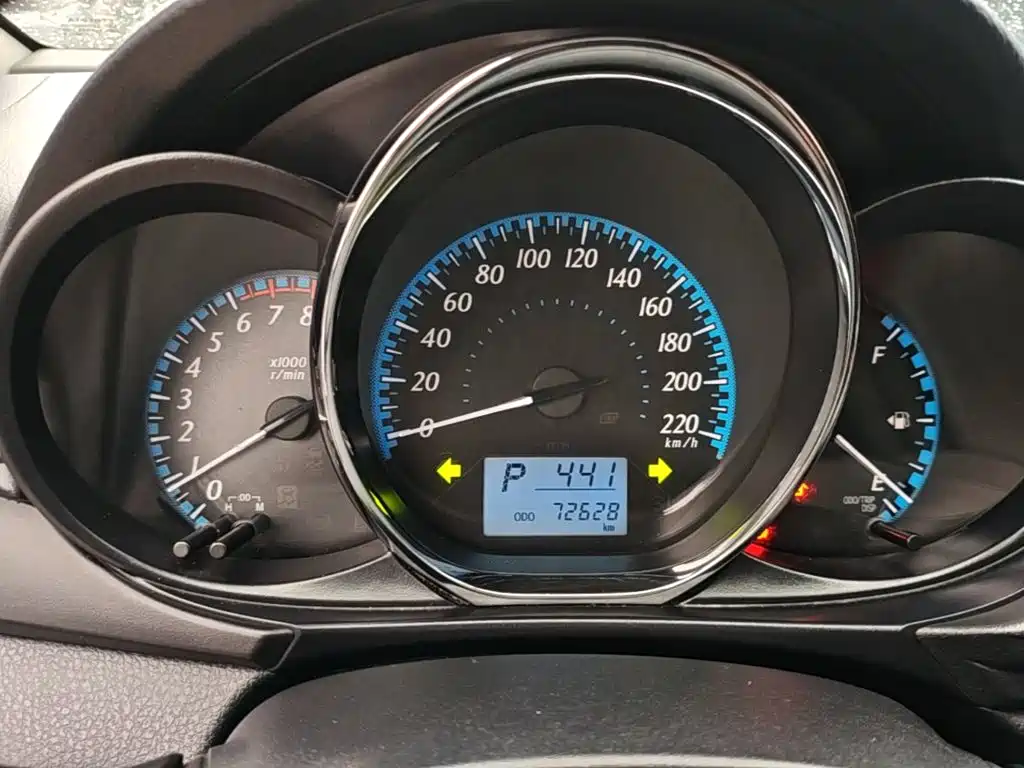 Toyota Yaris L — миниатюра 12