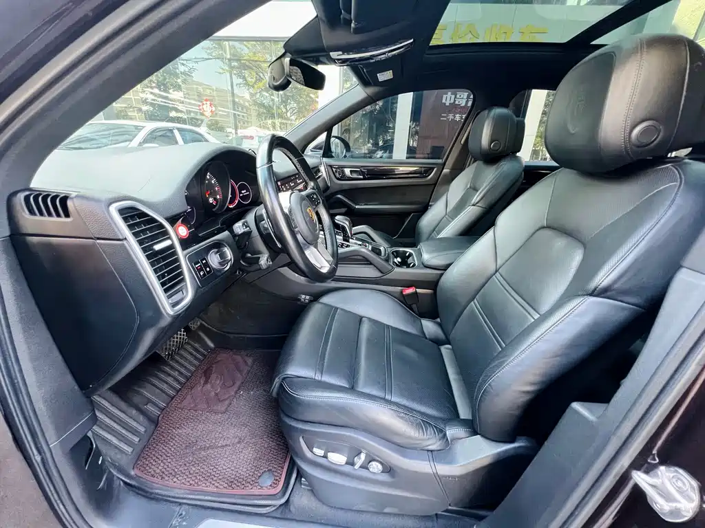 Porsche Cayenne — миниатюра 15