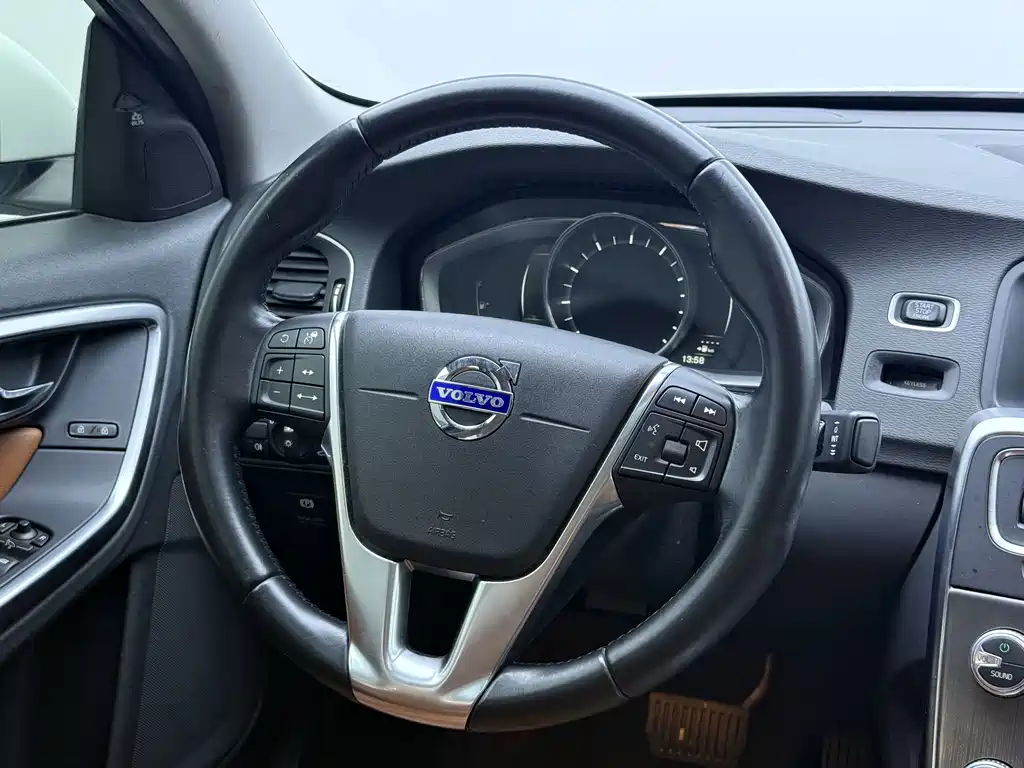 Volvo S60 — миниатюра 8
