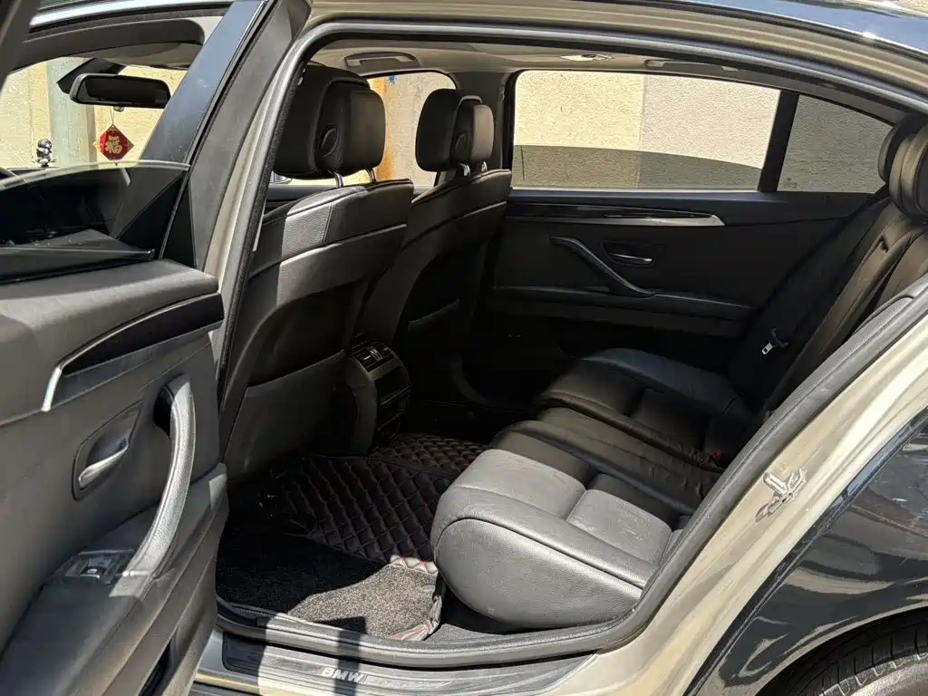 BMW 5 Series — миниатюра 6