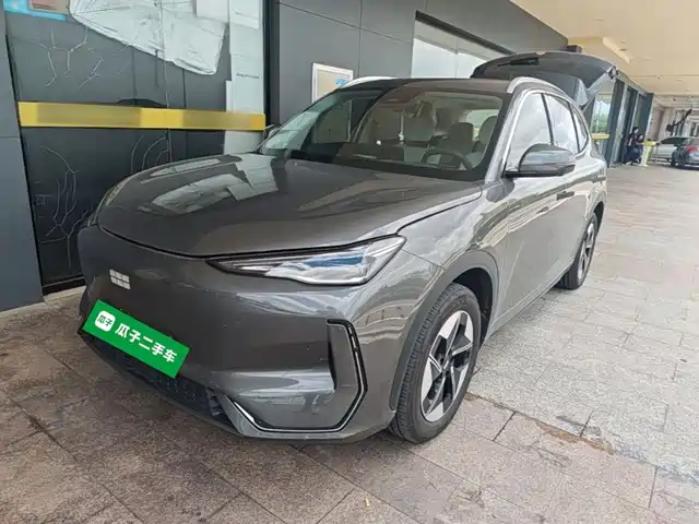 2025 Geely Galaxy E5