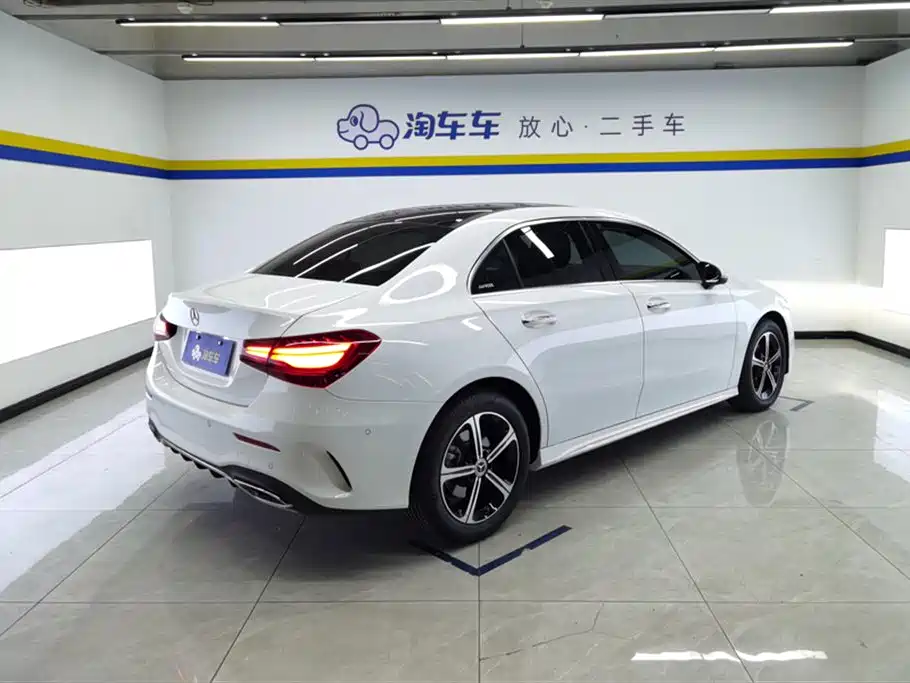 Mercedes-Benz A-Class A 2024 A 200 L Fashion