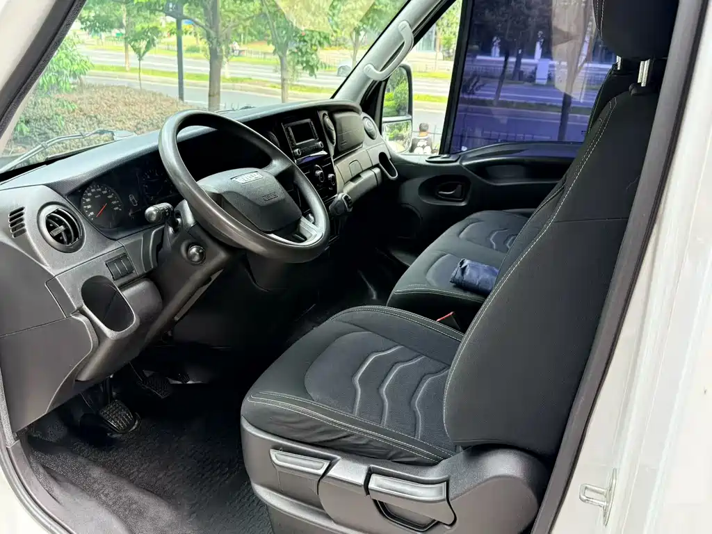 IVECO Ousheng — миниатюра 7