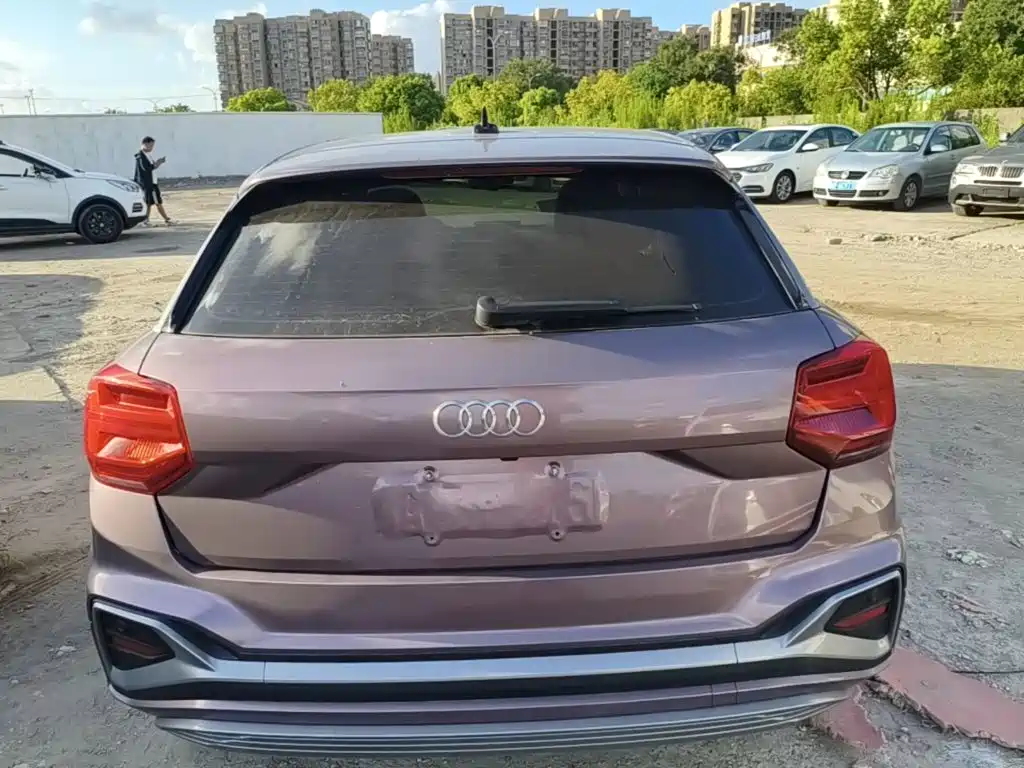 Audi Q2L e-tron — миниатюра 6