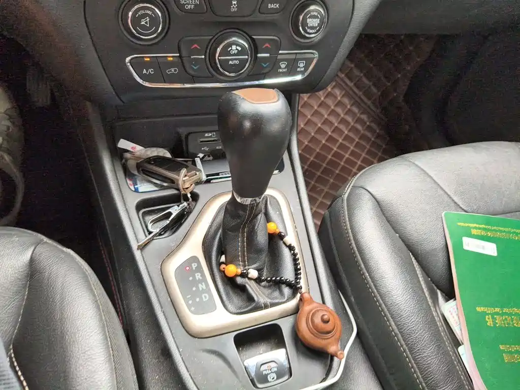 Jeep Cherokee — миниатюра 11