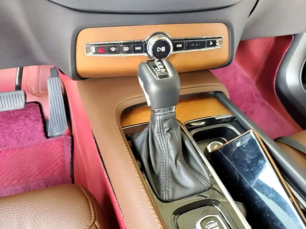 Volvo XC90 — миниатюра 14