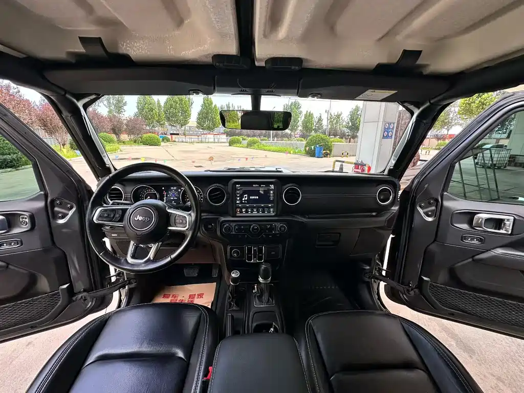 Jeep Gladiator — миниатюра 5