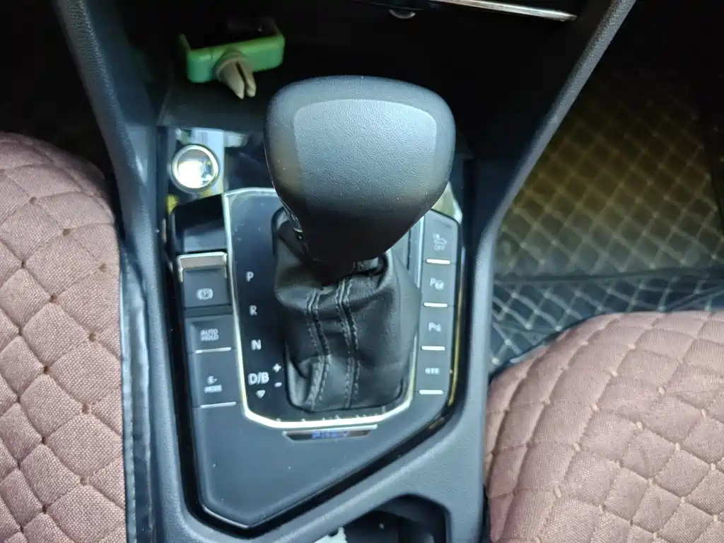 Volkswagen Tiguan L PHEV — миниатюра 15