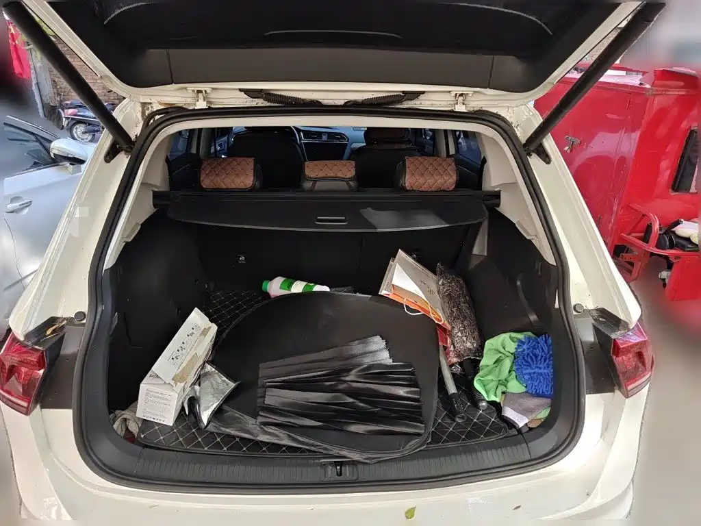 Volkswagen Tiguan L PHEV — миниатюра 20