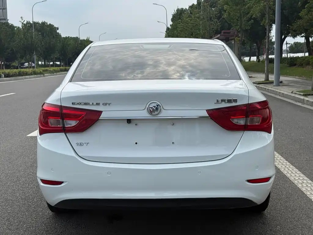 Buick Excelle — миниатюра 8
