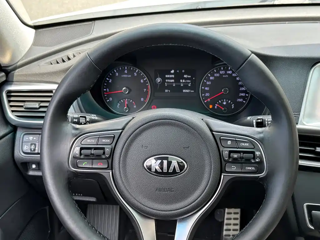 Kia K5 — миниатюра 10