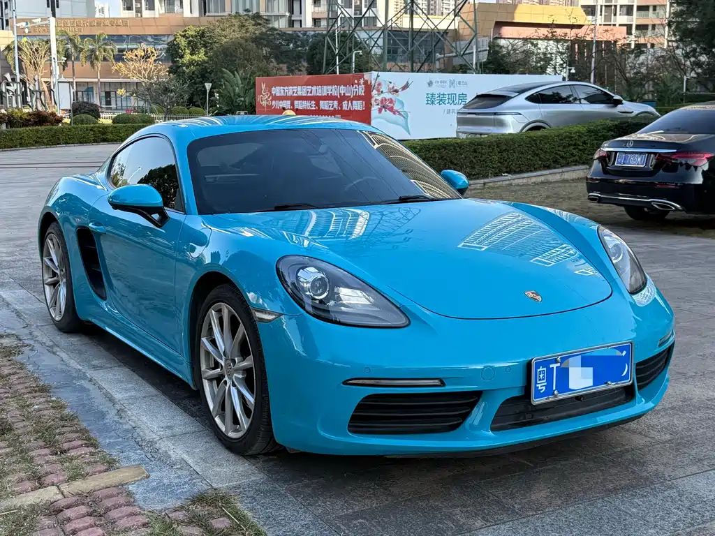 PORSCHE 718