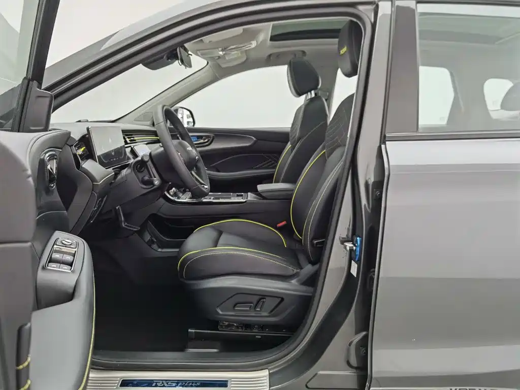 Roewe RX5 — миниатюра 10