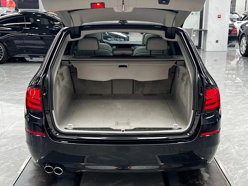BMW 5 Series (Import) — миниатюра 26