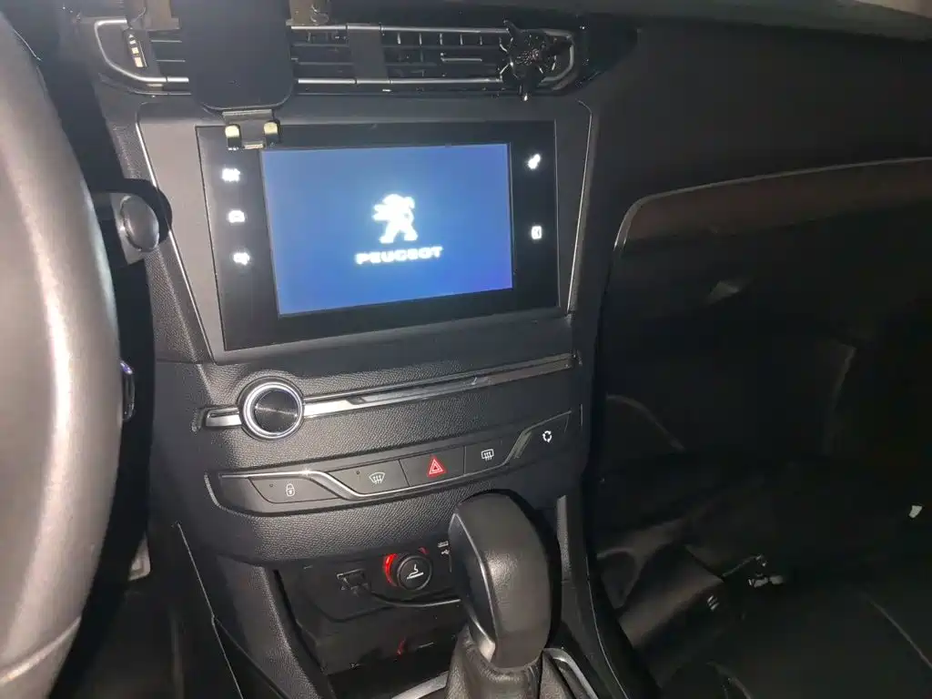 Peugeot 408 — миниатюра 6