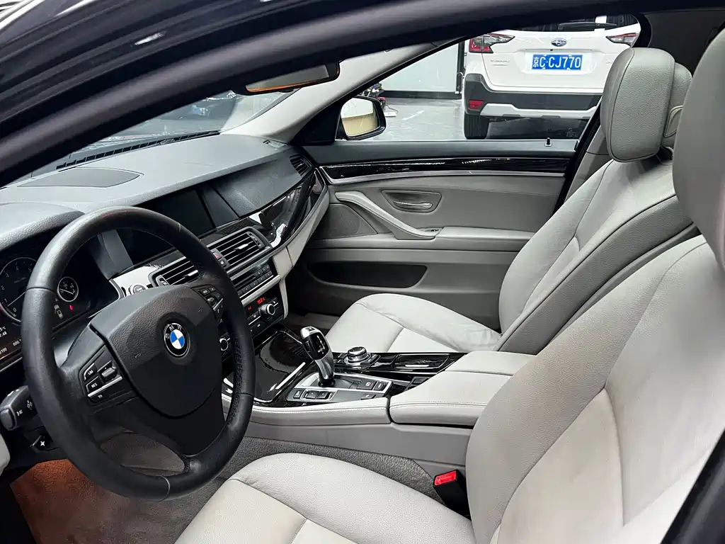 BMW 5 Series (Import) — миниатюра 16