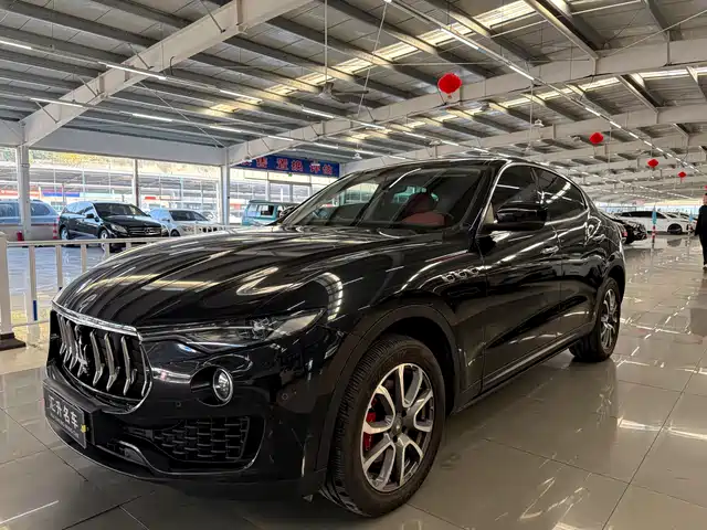 MASERATI LEVANTE 2018