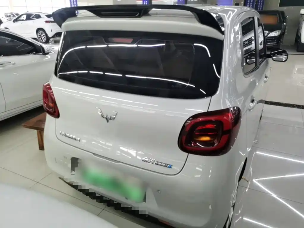 Wuling MINIEV — миниатюра 6
