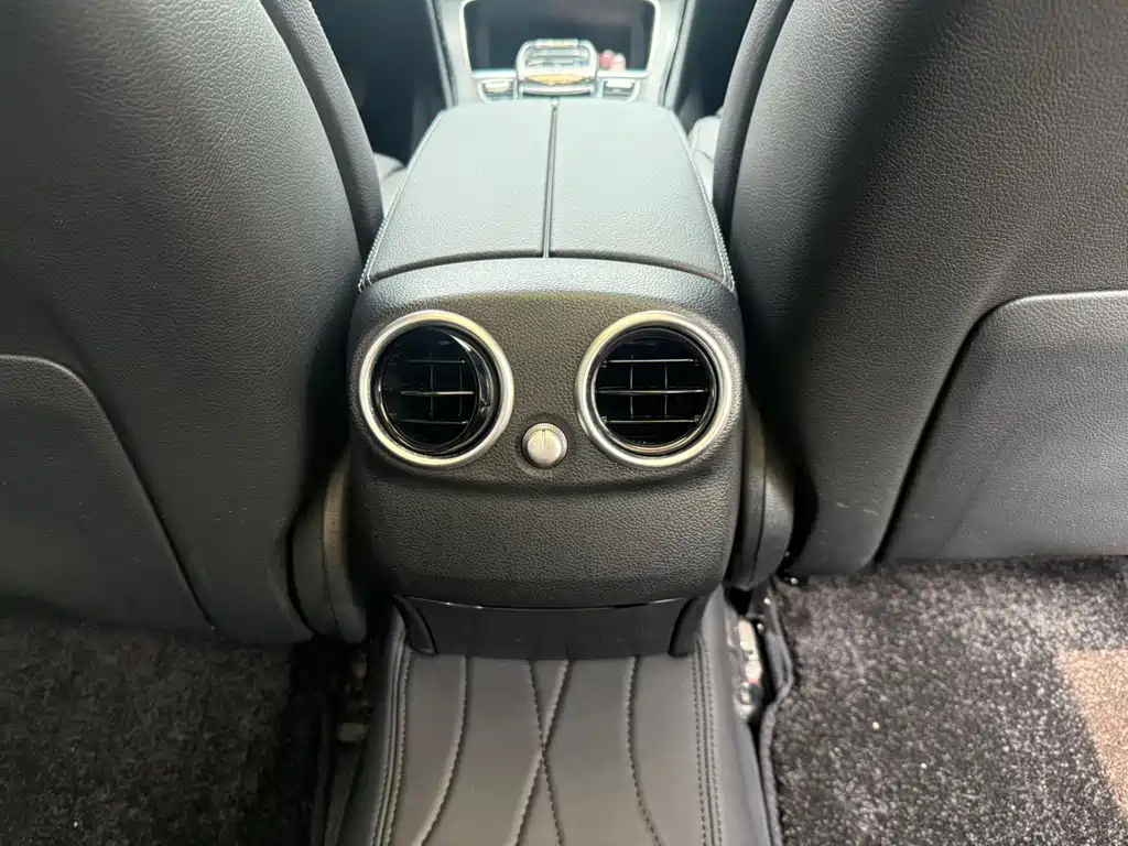 Mercedes-Benz C-Class — миниатюра 16