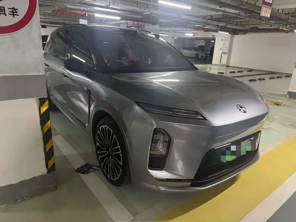 NIO ES8