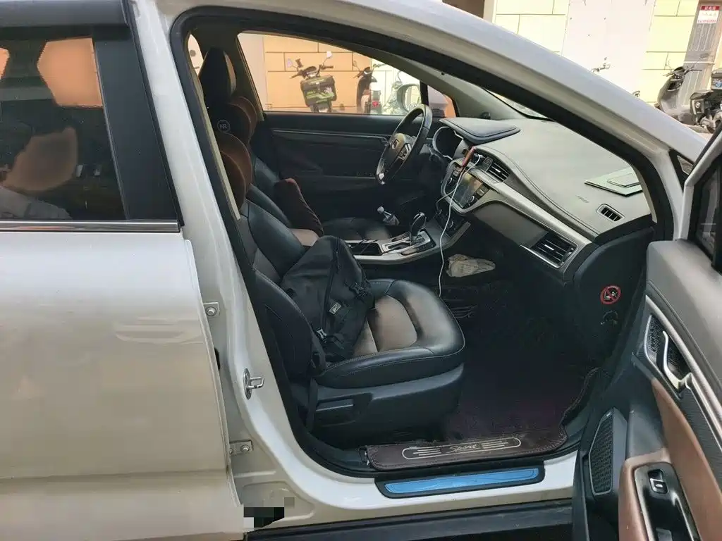 Geely Emgrand GS — миниатюра 18