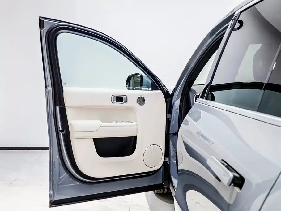Li Auto Li L8 — миниатюра 8