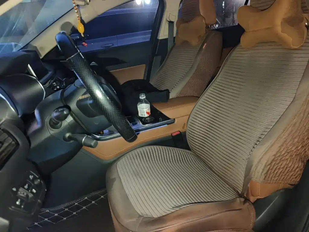 Hongqi Hongqi H5 — миниатюра 18