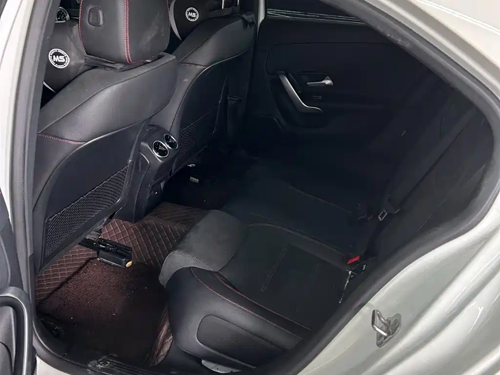 Mercedes-Benz A-Class A 2024 A 200 L Fashion