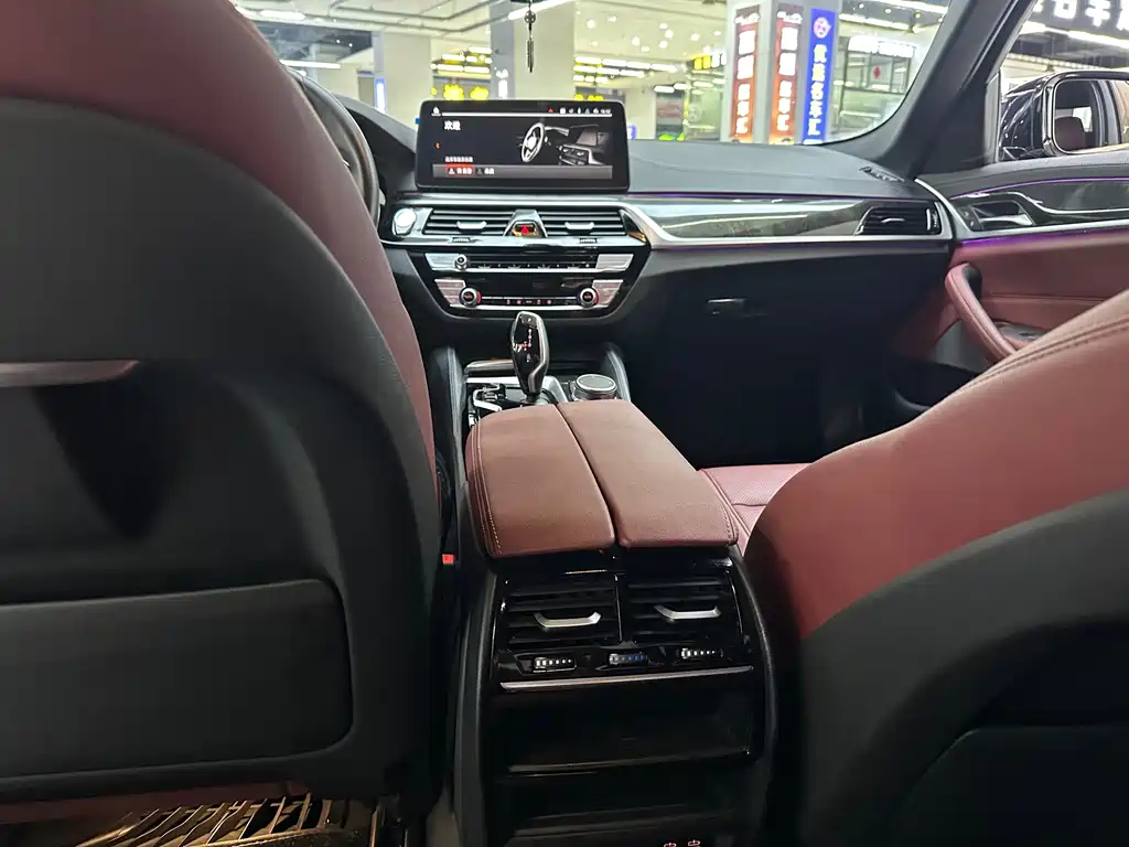 BMW 5 Series — миниатюра 14
