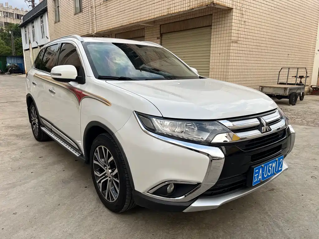Mitsubishi Outlander — миниатюра 3
