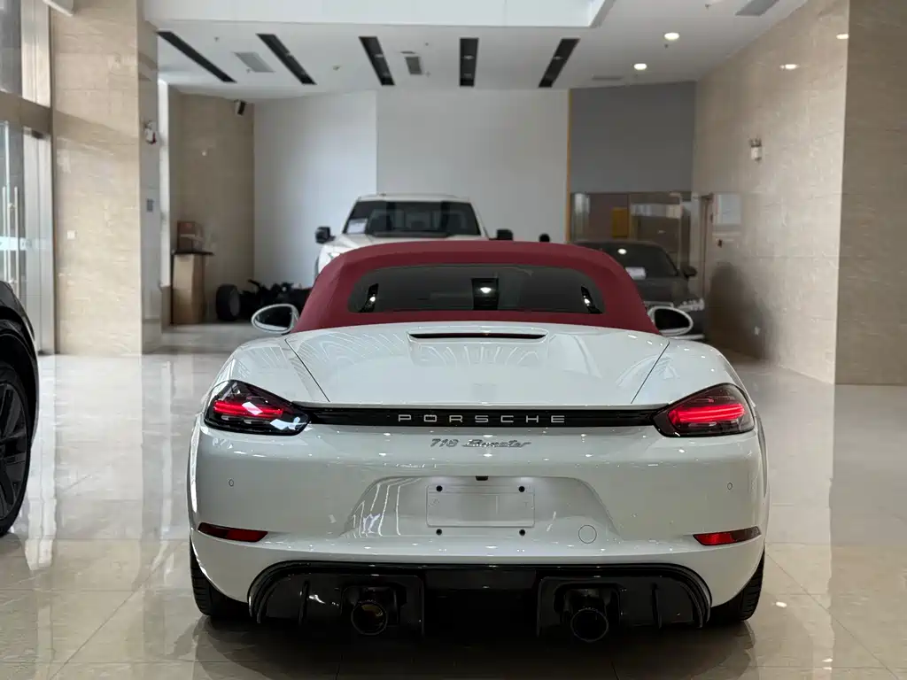 PORSCHE 718